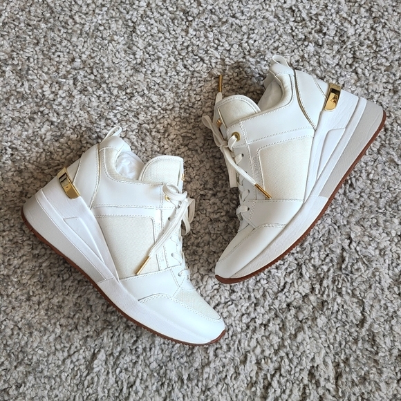 Micheal Kors Sneakers (EUC) - Picture 1 of 4